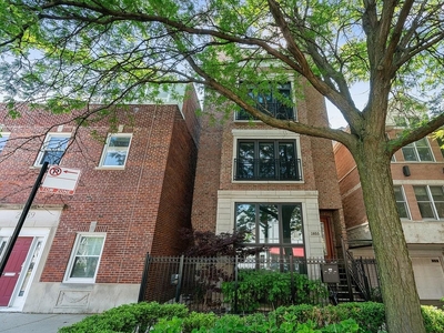 2855 N Southport Ave #3, Chicago, IL 60657
