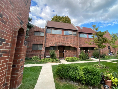 841 S Racine Ave Unit B, Chicago, IL 60607 - House for Rent