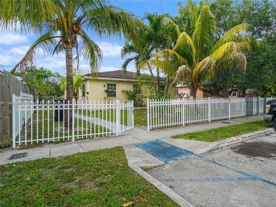 2051 NE 167th St, North Miami Beach, FL, 33162 | 4 BR for sale, Residential sales