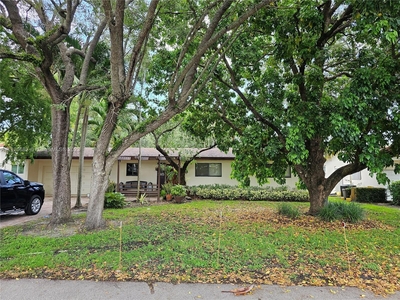 7915 SW 53rd Ct, Miami, FL, 33143 | 4 BR for rent, rentals