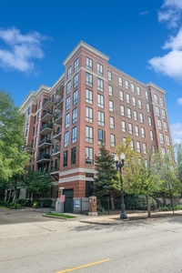 343 W Old Town Ct #702, Chicago, IL 60610