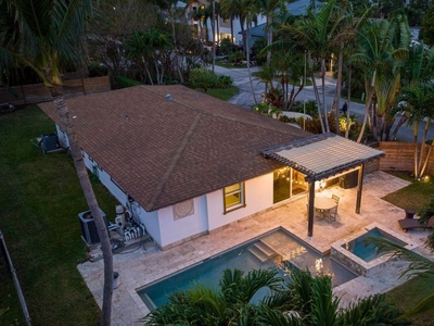 2 bedroom luxury Villa for sale in Delray Beach, Florida