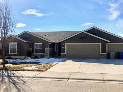 745 SW Panner St, Mountain Home, ID 83647