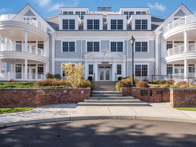 2 bedroom luxury Flat for sale in Guilford, Connecticut