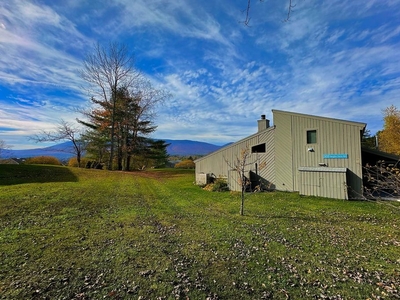 3 bedroom luxury Apartment for sale in Manchester, Vermont