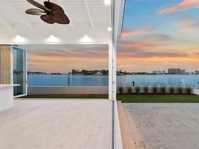 5 bedroom luxury Villa for sale in Miami Beach, Florida