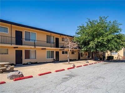 Flat For Rent In Victorville, California
