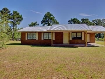 Home For Rent In Glennville, Georgia