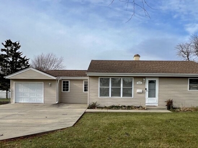 Home For Rent In Rolling Meadows, Illinois