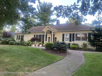 Home For Rent In Rumson, New Jersey