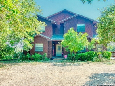 Home For Sale In Canyon Lake, Texas