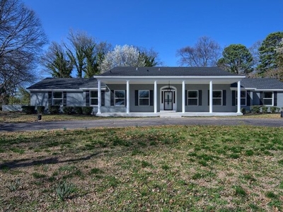 Home For Sale In Malvern, Arkansas