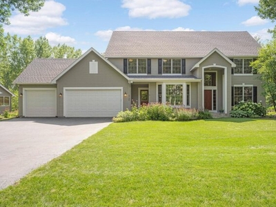 Home For Sale In Shorewood, Minnesota
