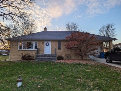 Home For Sale In Thomasboro, Illinois