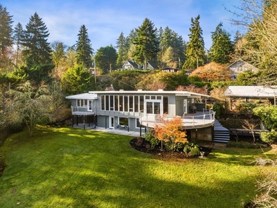 Luxury 3 bedroom Detached House for sale in Bainbridge Island, Washington