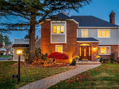 Luxury 3 bedroom Detached House for sale in Rockville Centre, United States