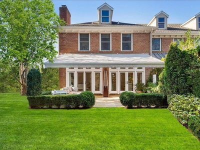 Luxury Townhouse for sale in Southampton, United States