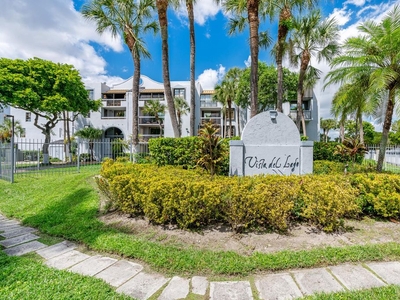 2 bedroom luxury Apartment for sale in Miami Lakes, Florida