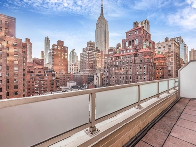 2 room luxury Flat for sale in New York