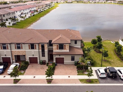 4 bedroom luxury Townhouse for sale in Hialeah, United States