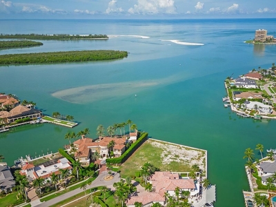 Building Land in Marco Island, United States
