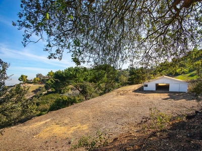Building Land in Rolling Hills, California
