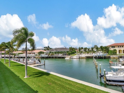 Luxury apartment complex for sale in Riviera Beach, United States