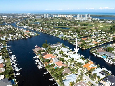 5 bedroom luxury Villa for sale in North Palm Beach, Florida