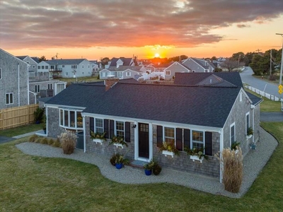 West Dennis, Barnstable County, MA Lakefront Property, Waterfront Property, House for sale Property ID: 418609004