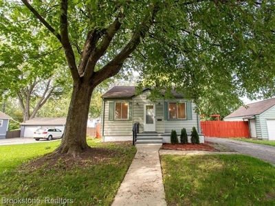 Home For Sale In Southfield, Michigan
