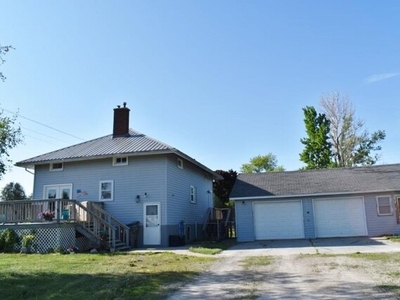 Home For Sale In Sumner, Iowa