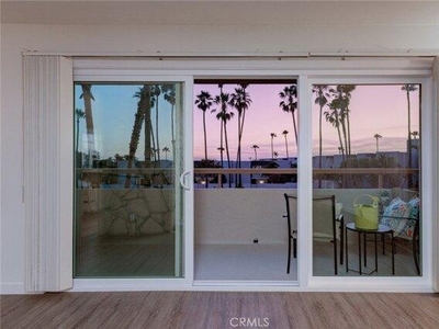 2 bedroom, Redondo Beach CA 90277
