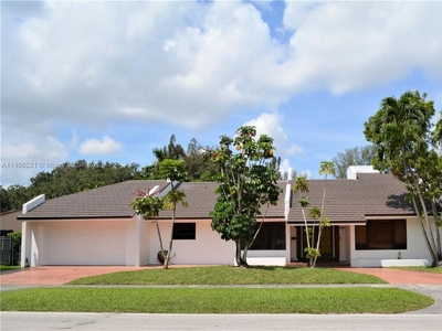 3 bedroom luxury Villa for sale in Miami Springs, Florida
