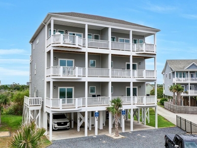 12 bedroom luxury Detached House for sale in North Topsail Beach, North Carolina