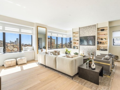 5 bedroom luxury Flat for sale in New York