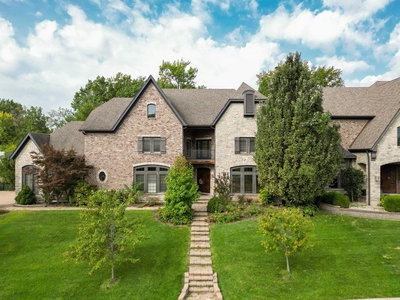 Luxury Detached House for sale in Creve Coeur, Missouri