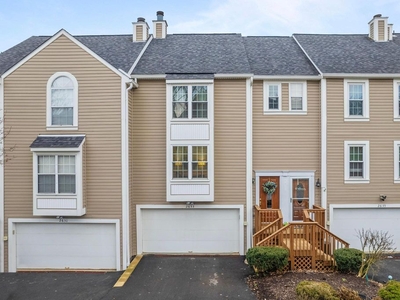 2 bedroom luxury Apartment for sale in Wexford, Pennsylvania