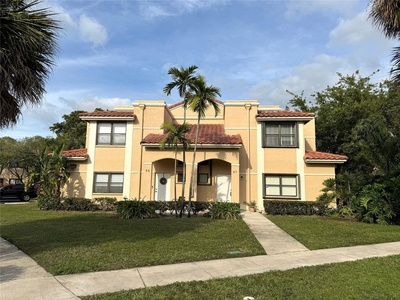 3 bedroom luxury Townhouse for sale in Weston, Florida