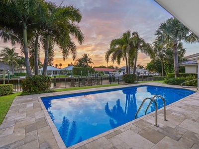 3 bedroom luxury Villa for sale in Palm Beach Shores, United States