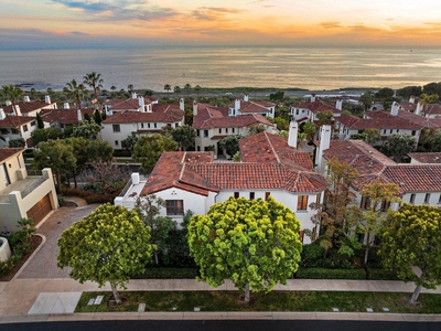 4 bedroom luxury Flat for sale in Newport Beach, United States