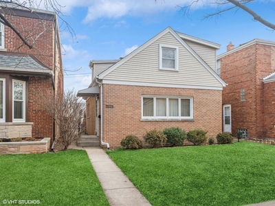 5225 N Rutherford Avenue, Chicago, IL 60656