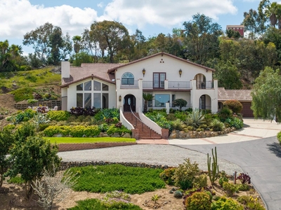 Luxury 6 bedroom Detached House for sale in San Marcos, California