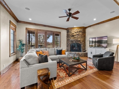 Luxury Townhouse for sale in Bend, United States