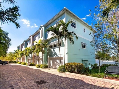 Luxury Townhouse for sale in Pompano Beach, Florida