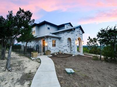 Exclusive country house for sale in Dripping Springs, Texas