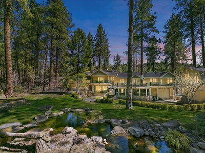 Luxury House for sale in Wrightwood, California