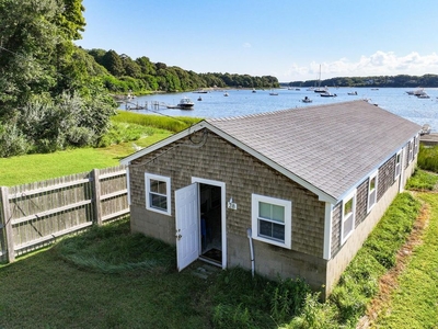 3 room luxury Detached House for sale in Cotuit, United States