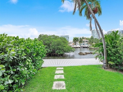 4 bedroom luxury Townhouse for sale in Sunny Isles Beach, Florida