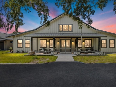 Exclusive country house for sale in Morriston, Florida