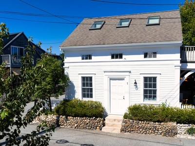 Luxury 1 bedroom Detached House for sale in Provincetown, Massachusetts